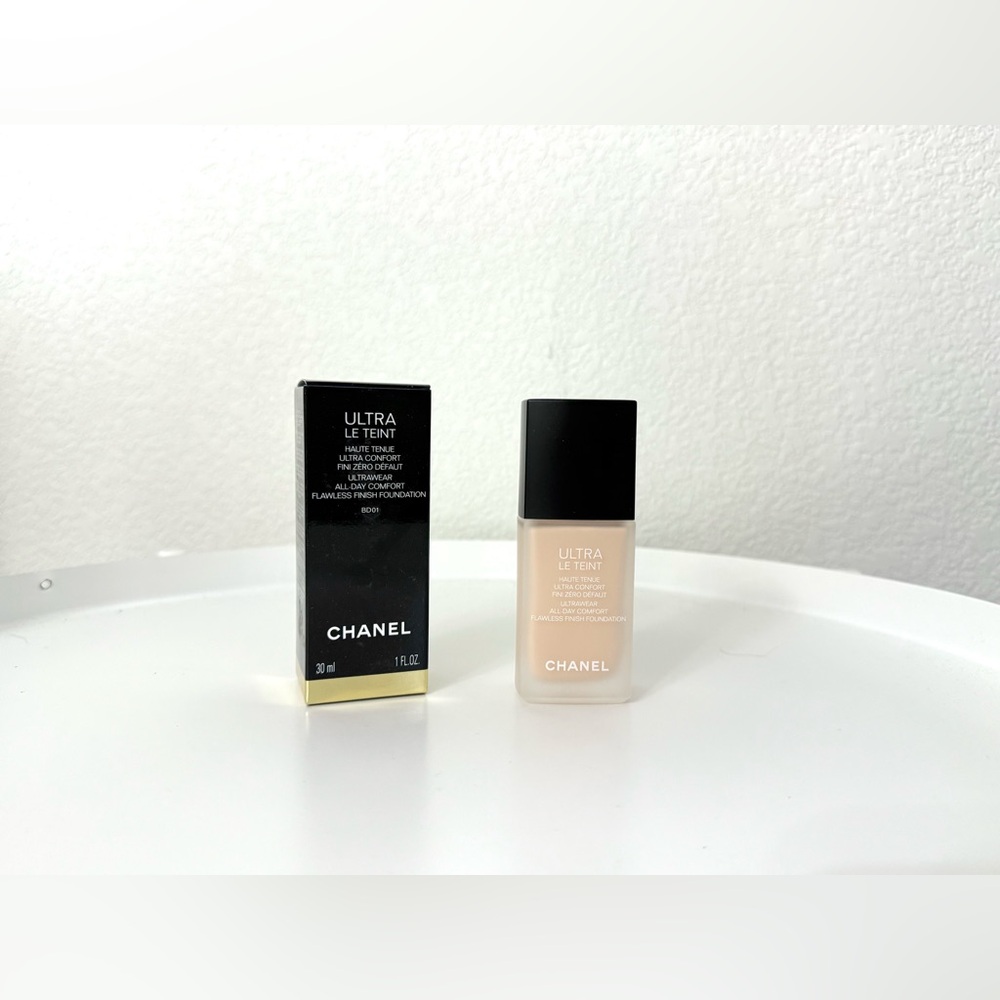 《SOLD》MINT Chanel Ultra Le Teint Foundation BD01